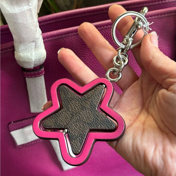 Authentic COACH TWIRLY calf Leather Star keychain - Picture 2 of 7